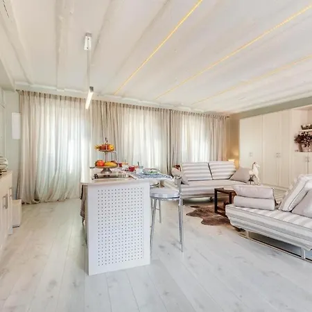 Elegant Furnished Superior In Old Corfu Town